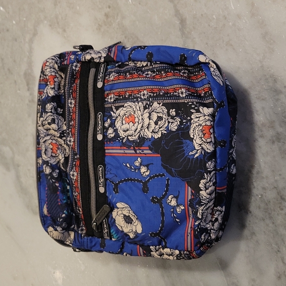 LIKE NEW LeSportsac Collette convertible duffle/crossbody - Picture 12 of 12